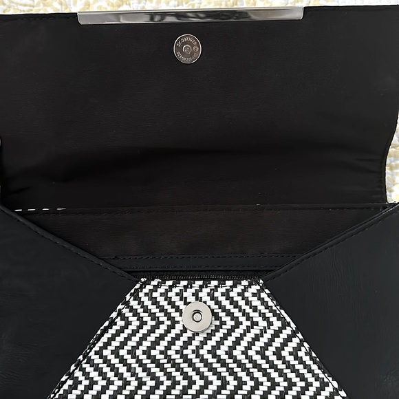 Large Express Woven Black and White Clutch - NEVER USED! - Picture 3 of 6